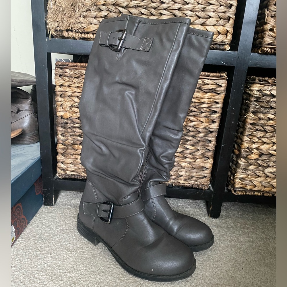 Journee Collection boots